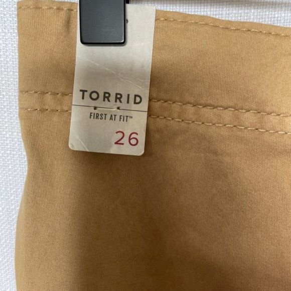 Torrid Tan Utility Capri Pants - Picture 3 of 4